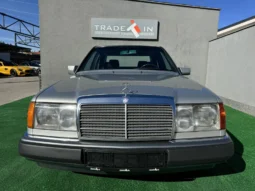 
										Mercedes-Benz 200 E 16 full									