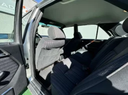 
										Mercedes-Benz 200 E 16 full									