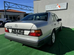 
										Mercedes-Benz 200 E 16 full									