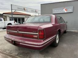 
										Lincoln Town car full									