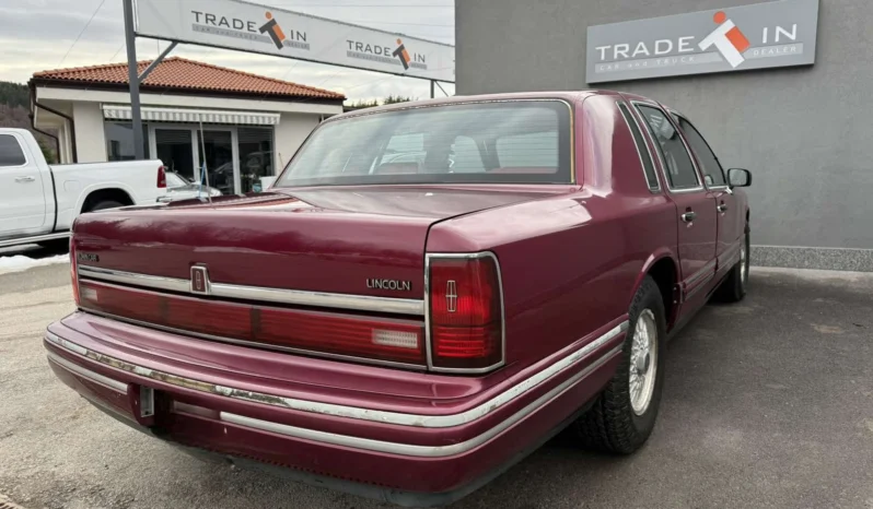 
								Lincoln Town car full									