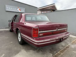 
										Lincoln Town car full									