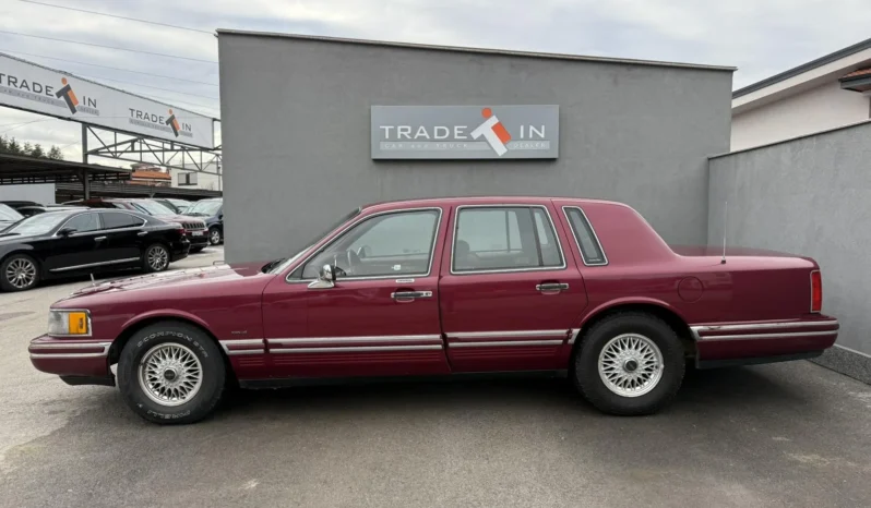 
								Lincoln Town car full									