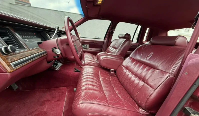 
								Lincoln Town car full									