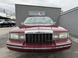 
										Lincoln Town car full									