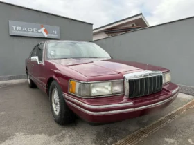 Lincoln Town car