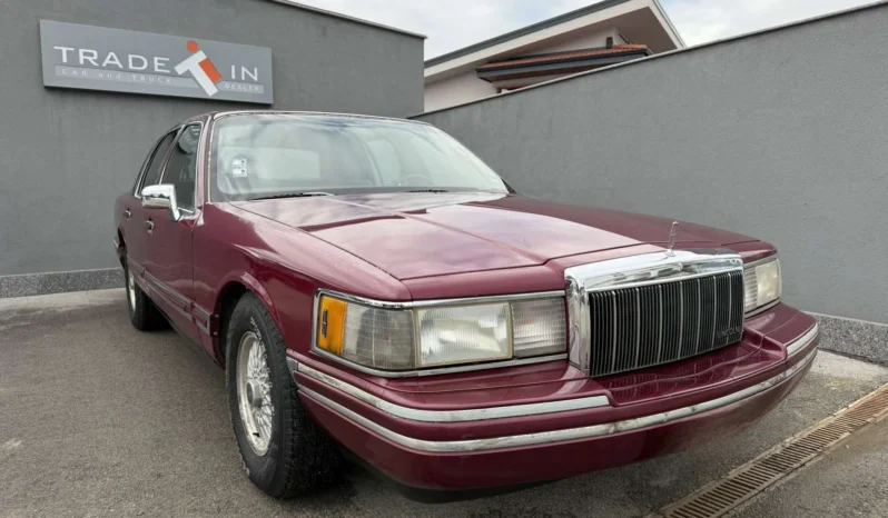 
								Lincoln Town car full									
