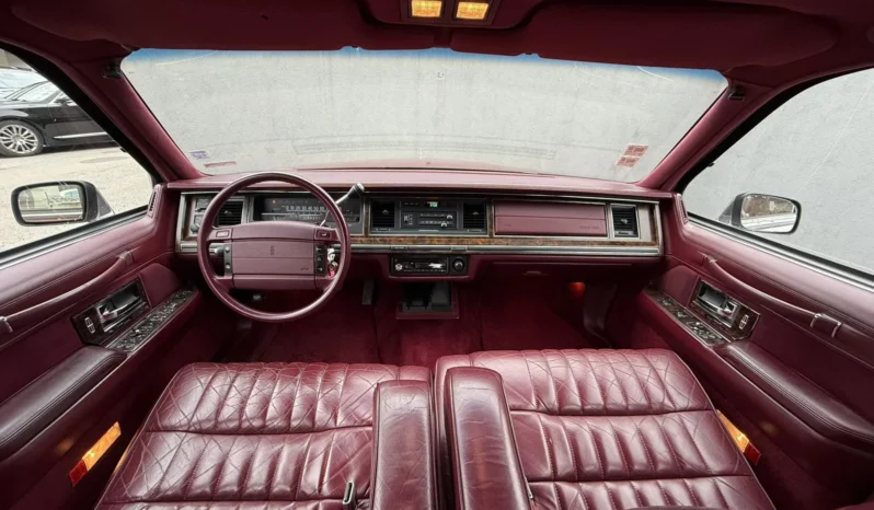 
								Lincoln Town car full									