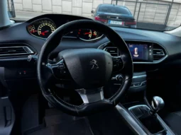 
										Peugeot 308 2.0 150кс LED Camera full									