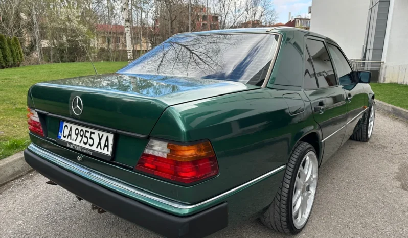 
								Mercedes-Benz 124 2.0i full									
