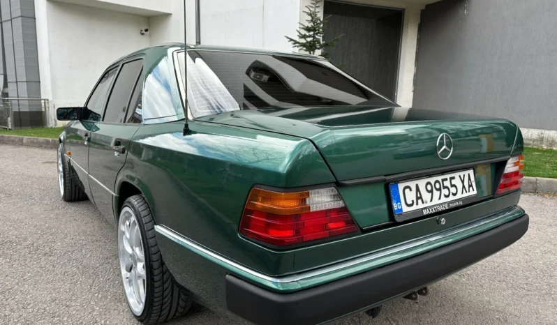 
								Mercedes-Benz 124 2.0i full									