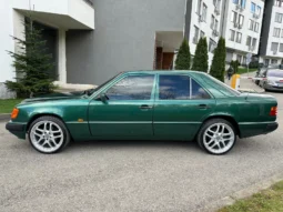 
										Mercedes-Benz 124 2.0i full									