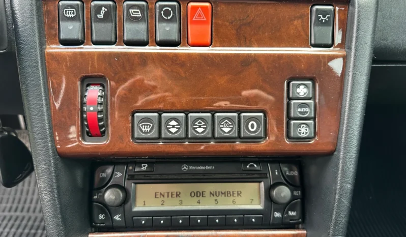 
								Mercedes-Benz 124 2.0i full									
