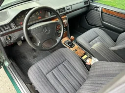 
										Mercedes-Benz 124 2.0i full									