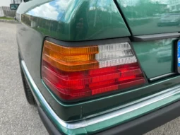 
										Mercedes-Benz 124 2.0i full									