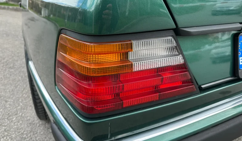 
								Mercedes-Benz 124 2.0i full									
