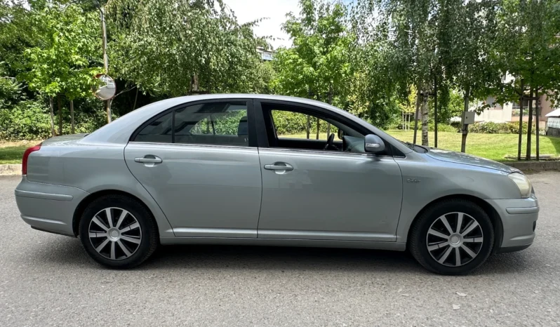
								Toyota Avensis 2.2D full									