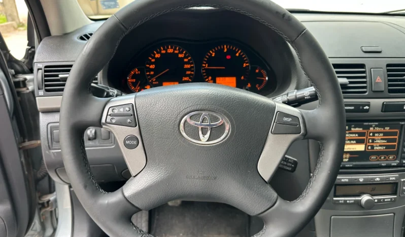 
								Toyota Avensis 2.2D full									