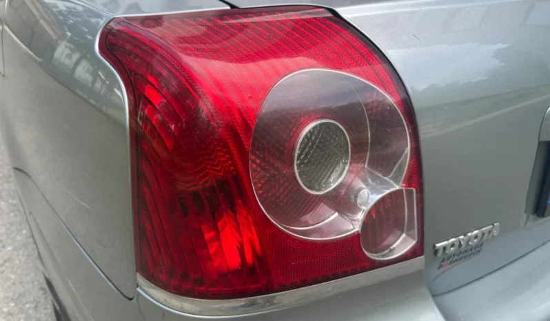 
								Toyota Avensis 2.2D full									