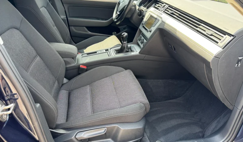 
								VW Passat 2.0TDI 4Motion LED Distronic Keyless NAVI full									