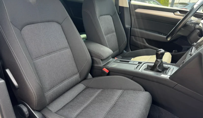 
								VW Passat 2.0TDI 4Motion LED Distronic Keyless NAVI full									