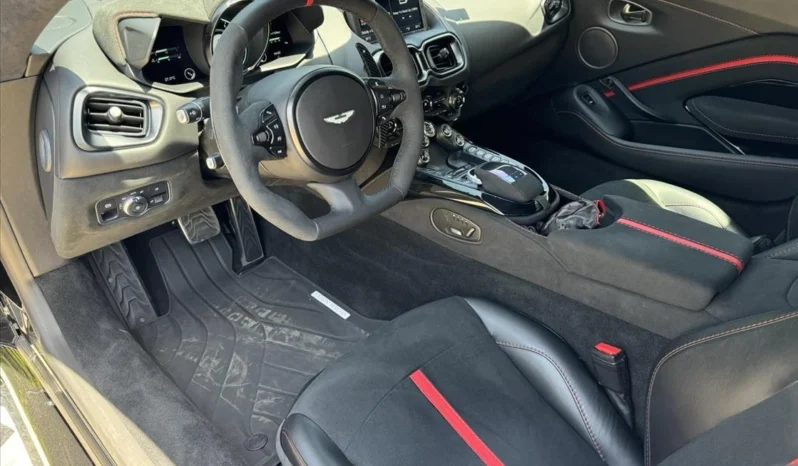 
								Aston Martin V8 Vantage F1 Edition full									