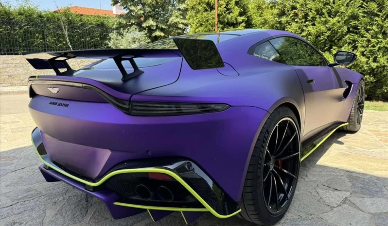 
								Aston Martin V8 Vantage F1 Edition full									