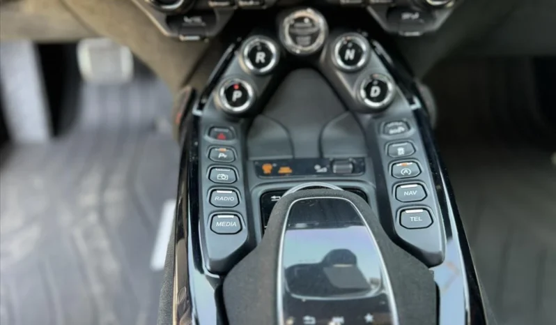 
								Aston Martin V8 Vantage F1 Edition full									