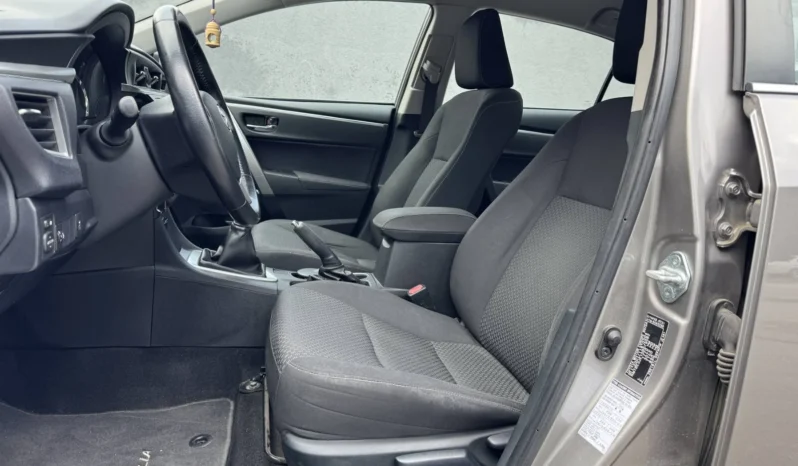 
								Toyota Corolla 1.6 VALVEMATIC full									