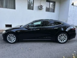 
										Tesla Model S P85 full									