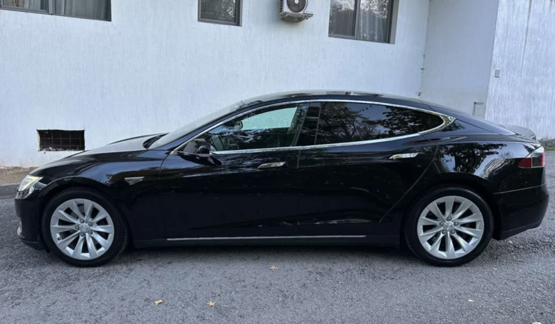 
								Tesla Model S P85 full									