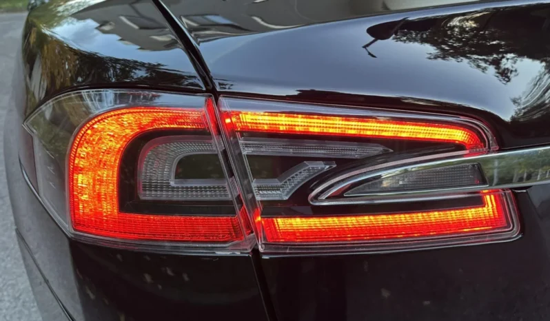 
								Tesla Model S P85 full									