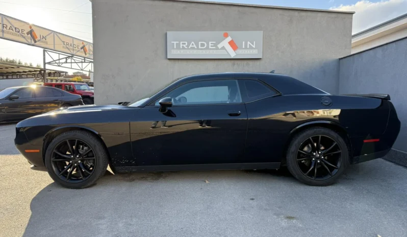 
								Dodge Challenger 5.7L V8 R/T full									