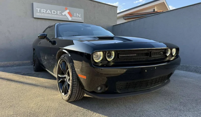 
								Dodge Challenger 5.7L V8 R/T full									