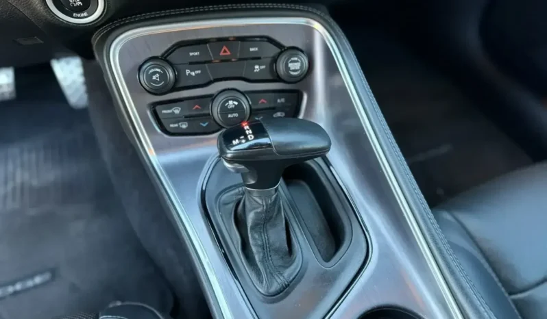 
								Dodge Challenger 5.7L V8 R/T full									