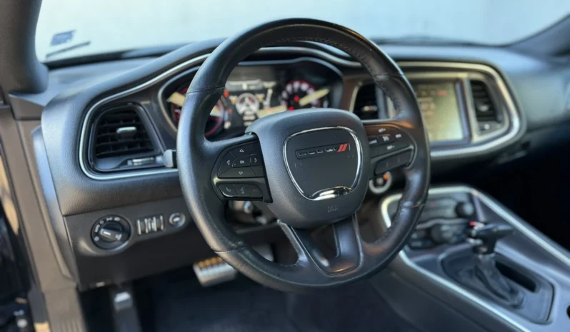 
								Dodge Challenger 5.7L V8 R/T full									