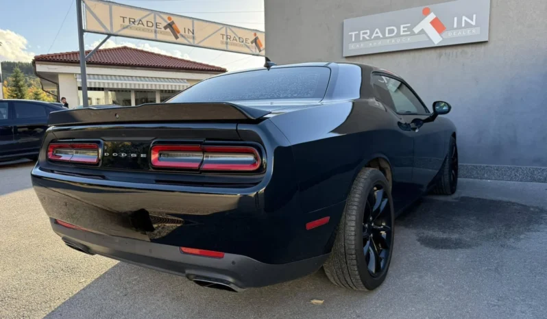 
								Dodge Challenger 5.7L V8 R/T full									