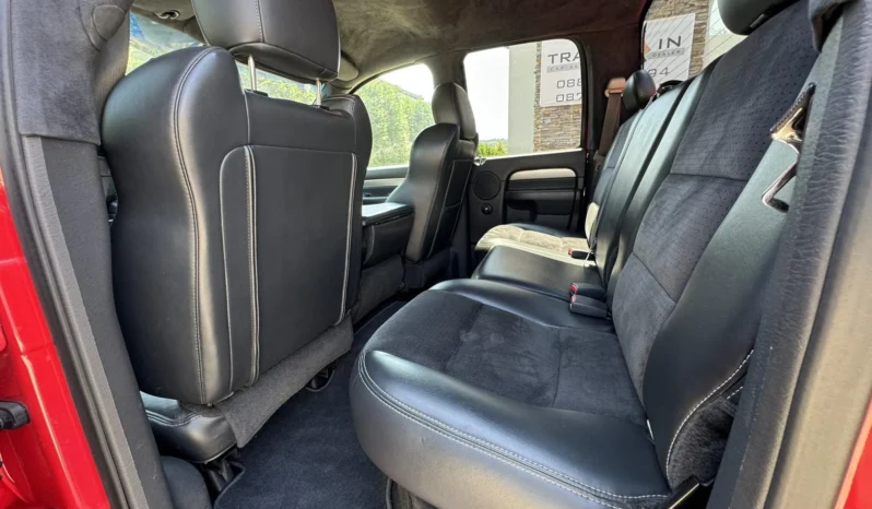 
								Dodge RAM 1500 SRT 10 Viper Powered 8.3L Quad Cab full									