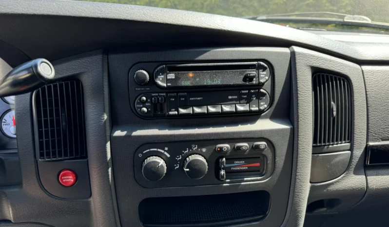 
								Dodge RAM 1500 SRT 10 Viper Powered 8.3L Quad Cab full									