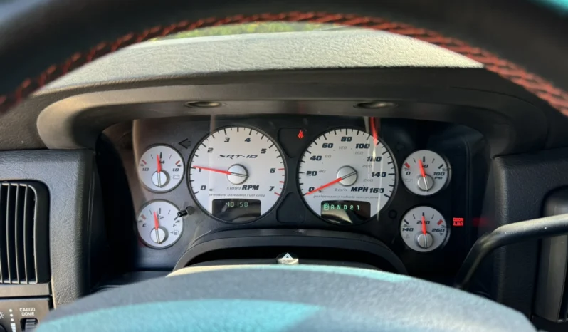 
								Dodge RAM 1500 SRT 10 Viper Powered 8.3L Quad Cab full									