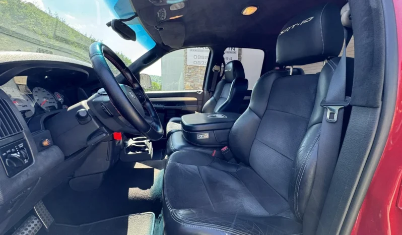 
								Dodge RAM 1500 SRT 10 Viper Powered 8.3L Quad Cab full									