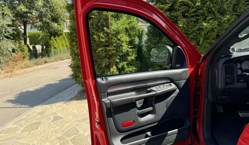 
								Dodge RAM 1500 SRT 10 Viper Powered 8.3L Quad Cab full									