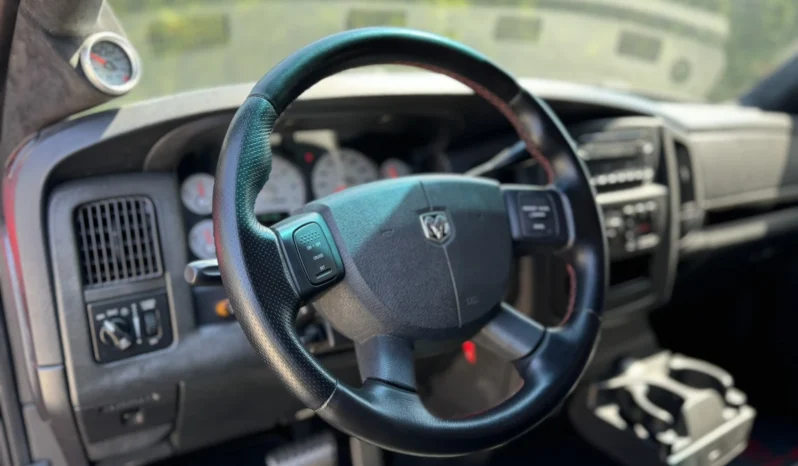 
								Dodge RAM 1500 SRT 10 Viper Powered 8.3L Quad Cab full									