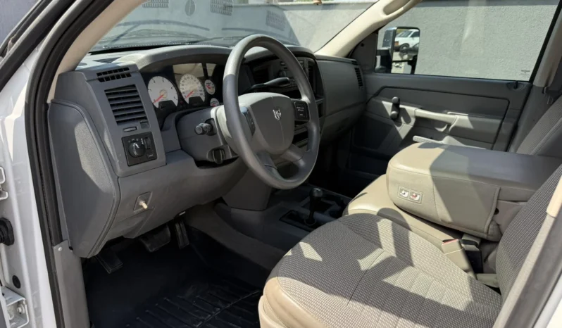 
								Dodge RAM 2500 5.9L ST QUAD CAB HEAVY DUTY full									