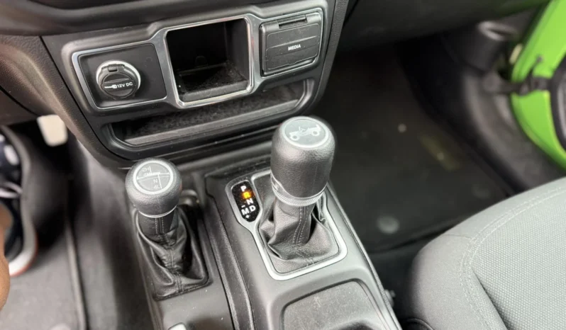 
								Jeep Wrangler SPORT 2.0l full									