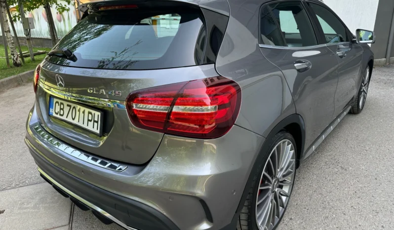 
								Mercedes-Benz GLA 45 AMG full									