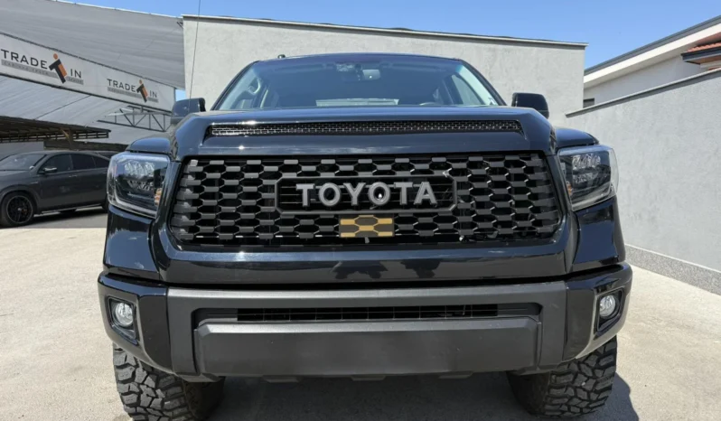 
								Toyota Tundra 5.7L V8 CREW MAX AWD FACELIFT full									