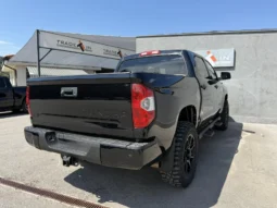 
										Toyota Tundra 5.7L V8 CREW MAX AWD FACELIFT full									
