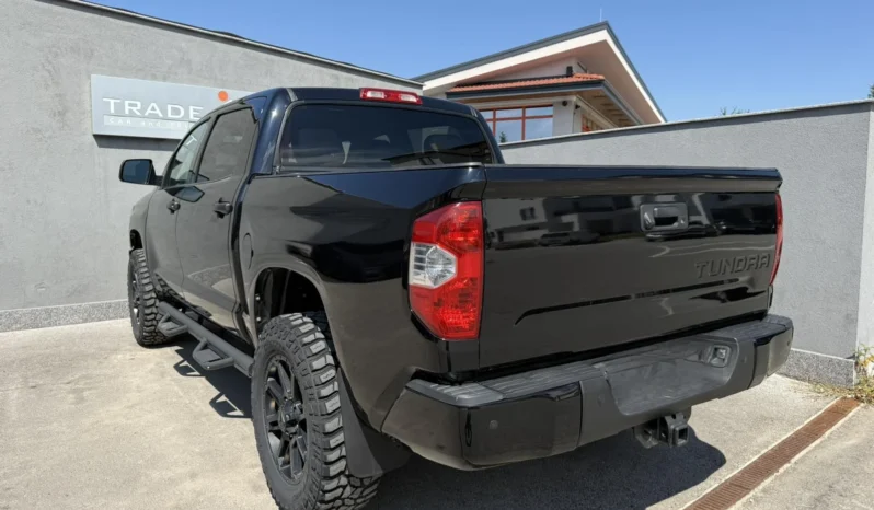 
								Toyota Tundra 5.7L V8 CREW MAX AWD FACELIFT full									
