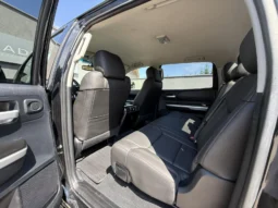 
										Toyota Tundra 5.7L V8 CREW MAX AWD FACELIFT full									
